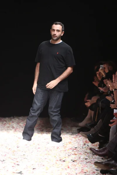 Look 30